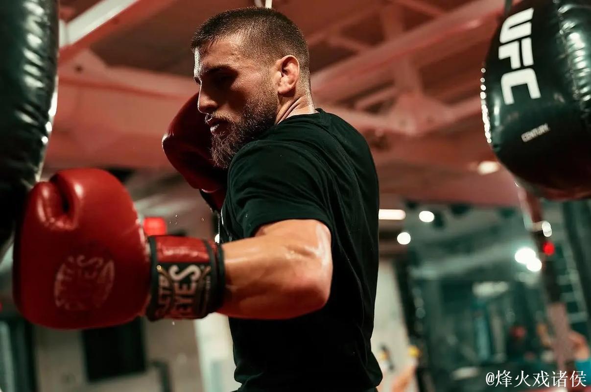 UFC冠军托普里亚立志三冠王并计划征战职业拳坛 UFC冠军托普里亚立志三冠王并计划征战职业拳坛